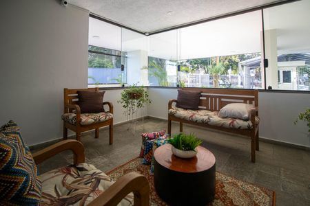 Apartamento para alugar com 76m², 3 quartos e 2 vagasHall social