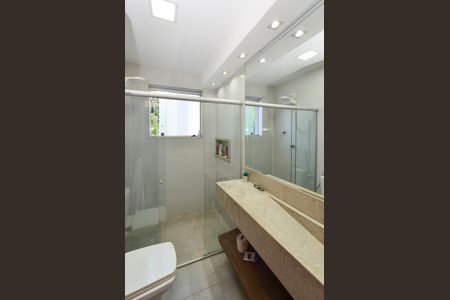 Apartamento à venda com 215m², 4 quartos e 1 vaga Apartamento à venda com 215m², 4 quartos e 1 vagaBanheiro Social