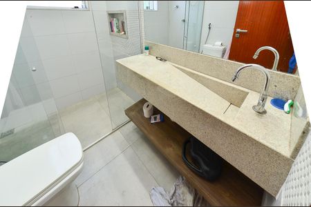 Apartamento à venda com 215m², 4 quartos e 1 vaga Apartamento à venda com 215m², 4 quartos e 1 vagaBanheiro Social