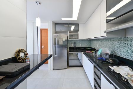 Apartamento à venda com 215m², 4 quartos e 1 vaga Apartamento à venda com 215m², 4 quartos e 1 vagaCozinha