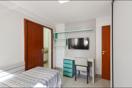 Apartamento à venda com 215m², 4 quartos e 1 vaga Apartamento à venda com 215m², 4 quartos e 1 vagaSemi Suíte 2 Cobertura
