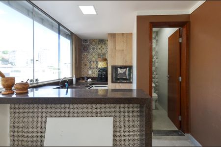 Apartamento à venda com 215m², 4 quartos e 1 vaga Apartamento à venda com 215m², 4 quartos e 1 vagaCozinha Cobertura