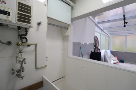 Apartamento à venda com 190m², 3 quartos e 1 vagaÁrea de Serviço