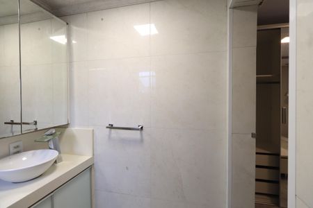 Apartamento à venda com 190m², 3 quartos e 1 vagaBanheiro da Suíte