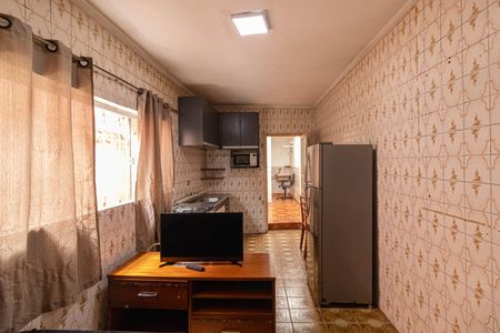 Quarto e Cozinha de casa para alugar com 1 quarto, 30m² em Vila Nhocuné, São Paulo