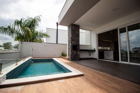 Casa de condomínio para alugar com 249m², 3 quartos e 4 vagas Casa de condomínio para alugar com 249m², 3 quartos e 4 vagasArea Externa