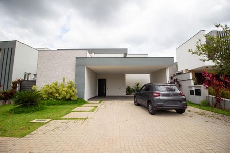 Casa de condomínio para alugar com 249m², 3 quartos e 4 vagas Casa de condomínio para alugar com 249m², 3 quartos e 4 vagasFachada