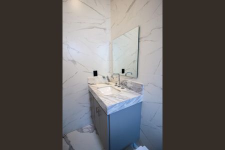 Casa de condomínio para alugar com 249m², 3 quartos e 4 vagas Casa de condomínio para alugar com 249m², 3 quartos e 4 vagasBanheiro da Suíte