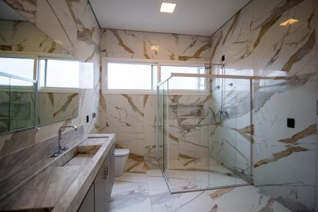 Casa de condomínio para alugar com 249m², 3 quartos e 4 vagas Casa de condomínio para alugar com 249m², 3 quartos e 4 vagasBanheiro da Suíte 3