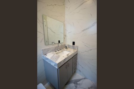 Casa de condomínio para alugar com 249m², 3 quartos e 4 vagas Casa de condomínio para alugar com 249m², 3 quartos e 4 vagasBanheiro da Suíte 2