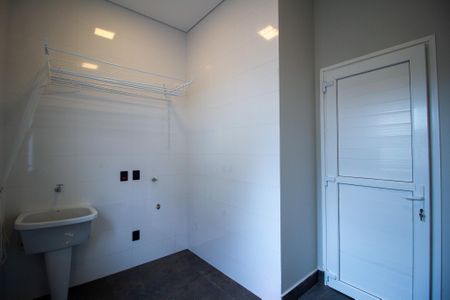 Casa de condomínio para alugar com 249m², 3 quartos e 4 vagas Casa de condomínio para alugar com 249m², 3 quartos e 4 vagasÁrea de Serviço