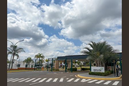 Casa de condomínio para alugar com 249m², 3 quartos e 4 vagas Casa de condomínio para alugar com 249m², 3 quartos e 4 vagasFachada e portaria