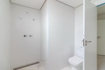 Apartamento à venda com 183m², 4 quartos e 4 vagasBanheiro da Suíte 1