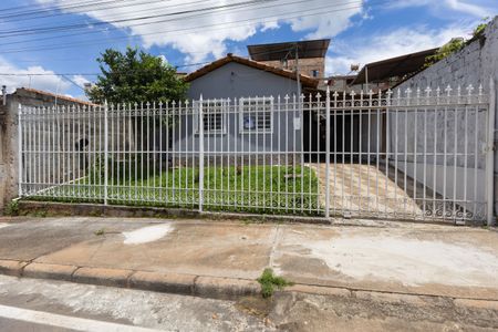 Casa à venda com 202m², 3 quartos e 2 vagasFachada
