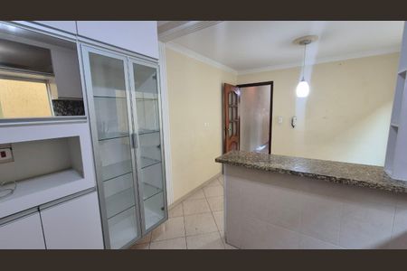 Casa para alugar com 135m², 3 quartos e 4 vagas Casa para alugar com 135m², 3 quartos e 4 vagasCozinha