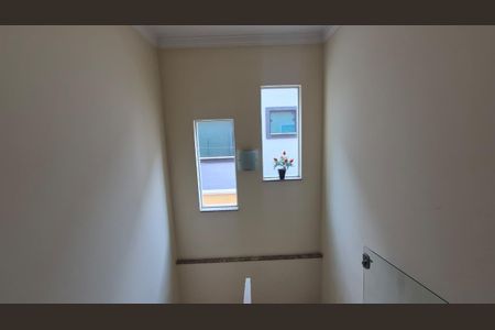 Casa para alugar com 135m², 3 quartos e 4 vagas Casa para alugar com 135m², 3 quartos e 4 vagasEscada