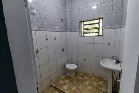 Banheiro 1 de casa para alugar com 4 quartos, 250m² em Vila Ernesto, São Paulo