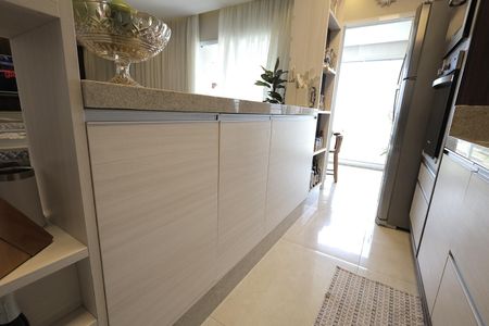 Apartamento à venda com 92m², 2 quartos e 2 vagasCozinha
