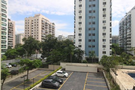 Apartamento à venda com 87m², 3 quartos e 1 vagaÁrea de serviço - Vista