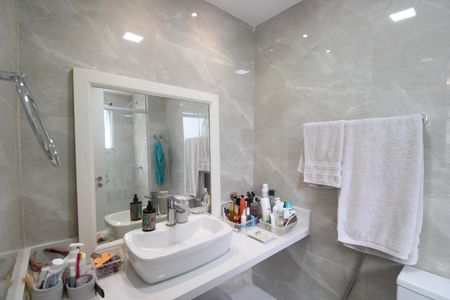 Apartamento à venda com 87m², 3 quartos e 1 vagaBanheiro da suíte