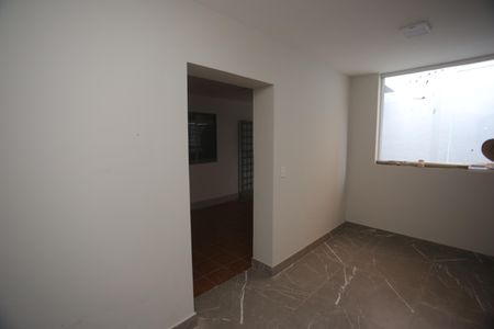 Casa para alugar com 100m², 2 quartos e 1 vagaSala