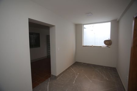 Casa para alugar com 100m², 2 quartos e 1 vagaSala
