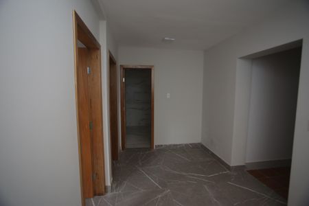 Sala de casa para alugar com 2 quartos, 100m² em Aparecida 7ª Seção, Belo Horizonte