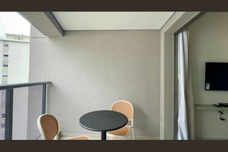 Varanda de kitnet/studio para alugar com 1 quarto, 25m² em Pompeia, São Paulo