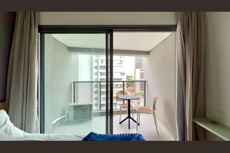 Varanda de kitnet/studio para alugar com 1 quarto, 25m² em Pompeia, São Paulo