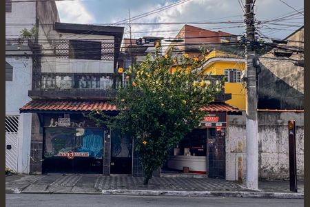 Casa para alugar com 200m², 3 quartos e 3 vagas Casa para alugar com 200m², 3 quartos e 3 vagasFachada