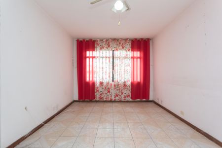 Casa para alugar com 200m², 3 quartos e 3 vagas Casa para alugar com 200m², 3 quartos e 3 vagasSala