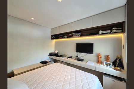 Apartamento à venda com 158m², 3 quartos e 2 vagasSuíte 1