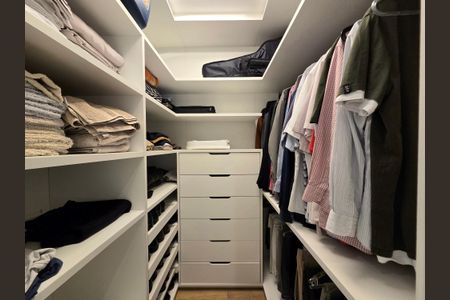 Apartamento à venda com 158m², 3 quartos e 2 vagasCloset da suíte 3