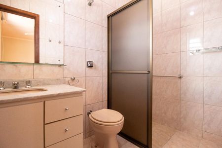 Casa para alugar com 140m², 3 quartos e 4 vagasBanheiro da Suíte