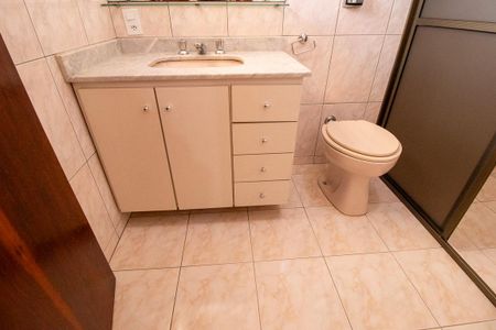 Casa para alugar com 140m², 3 quartos e 4 vagasBanheiro da Suíte