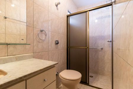 Casa para alugar com 140m², 3 quartos e 4 vagasBanheiro Social