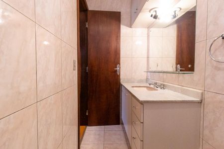 Casa para alugar com 140m², 3 quartos e 4 vagasBanheiro Social