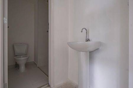 Banheiro de apartamento à venda com 1 quarto, 27m² em Pinheiros, São Paulo
