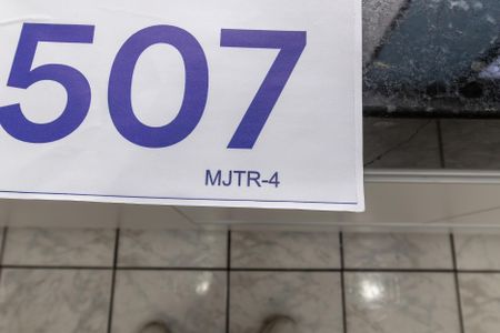 Apartamento para alugar com 46m², 2 quartos e 1 vagaPlaca do QuintoAndar MJTR-4