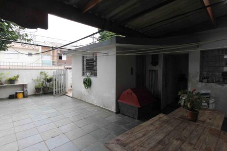 Casa para alugar com 220m², 3 quartos e 3 vagasQuintal