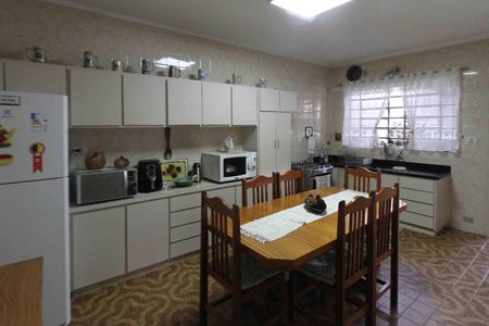 Casa para alugar com 220m², 3 quartos e 3 vagasCozinha