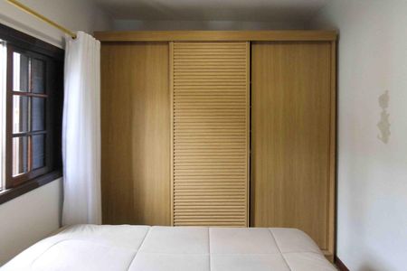 Casa para alugar com 220m², 3 quartos e 3 vagasQuarto