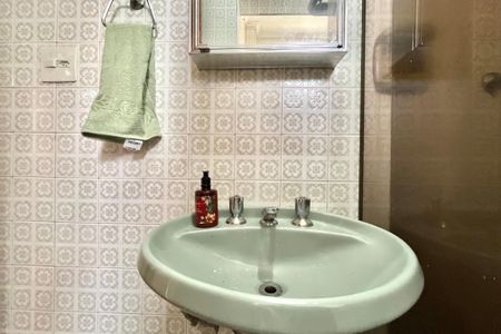 Apartamento à venda com 70m², 2 quartos e 1 vaga Apartamento à venda com 70m², 2 quartos e 1 vagaBanheiro