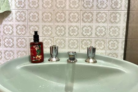 Apartamento à venda com 70m², 2 quartos e 1 vaga Apartamento à venda com 70m², 2 quartos e 1 vagaBanheiro