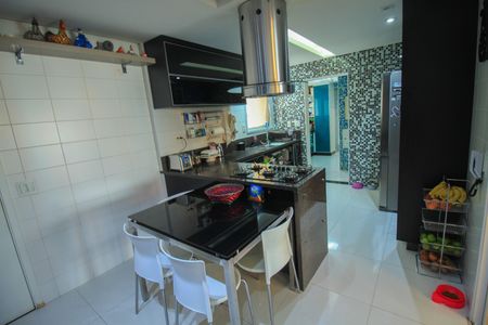 Apartamento à venda com 200m², 3 quartos e 4 vagas