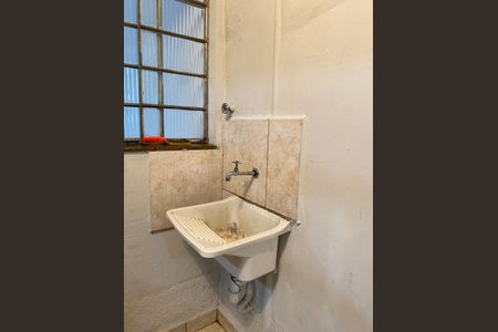 Casa à venda com 200m², 2 quartos e 1 vagaÁrea de Serviço