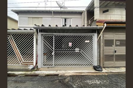 Casa à venda com 200m², 2 quartos e 1 vagaFachada