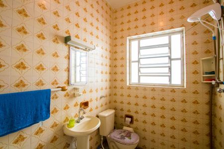 Casa à venda com 83m², 2 quartos e sem vaga Casa à venda com 83m², 2 quartos e sem vagaBanheiro