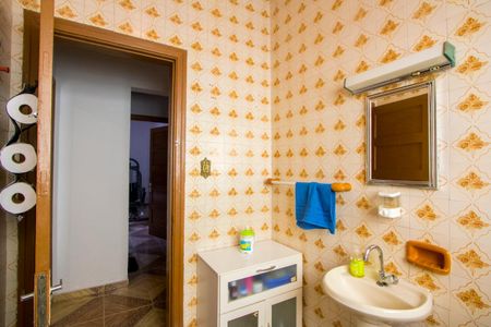 Casa à venda com 83m², 2 quartos e sem vaga Casa à venda com 83m², 2 quartos e sem vagaBanheiro