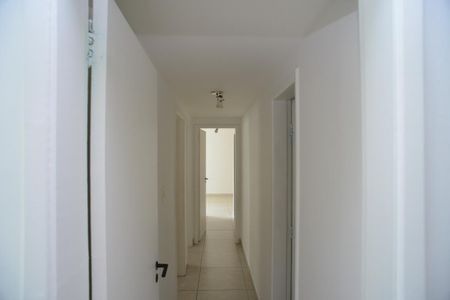 Corredor de apartamento à venda com 3 quartos, 143m² em Barra da Tijuca, Rio de Janeiro